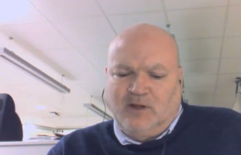 Spår papiravisas død